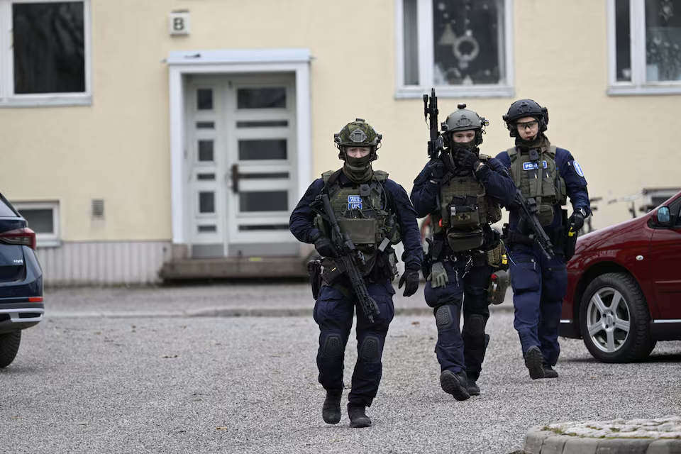 外媒：芬兰一学校枪击事故致3名学生受伤，嫌疑人12岁，总理称深感惊怖
