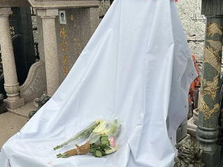 黄家驹墓碑遭破坏案，香港重案组接手调查