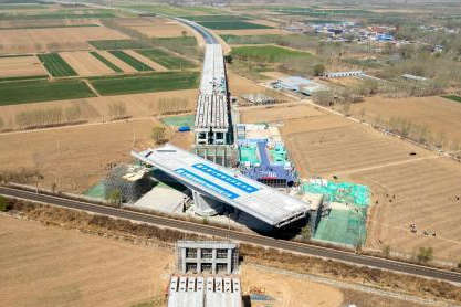 yl34511线路中心邯郸至黄骅港高速公路唯一转体桥实现智能化“转身”