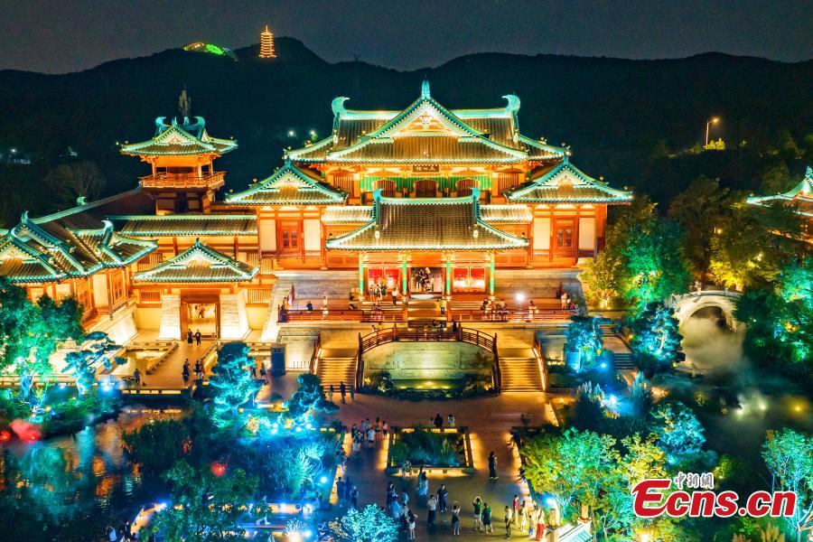 Dazzling ancient town reproduces glorious scenery in Nanjing