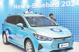 中国电动汽车在印尼车展受青睐
