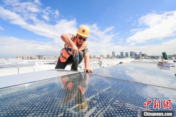 新利体育网站北京丰台火车站年末开通 室表里装修施工片面睁开(图1)