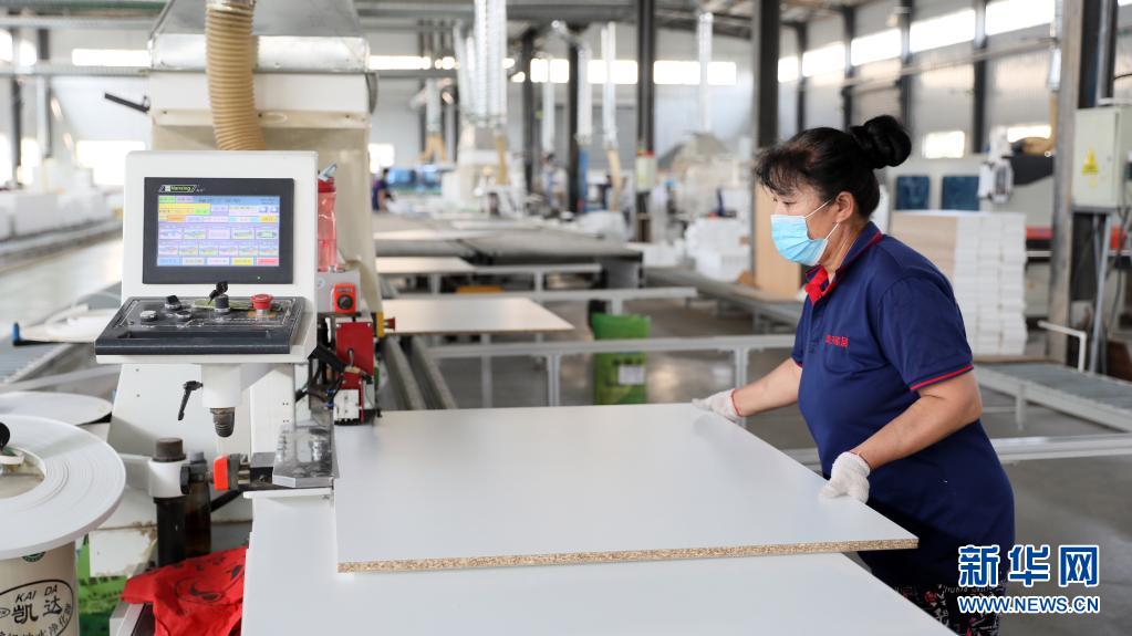 河北南宫：承接京津产业转移打造家具产业集群(图5)