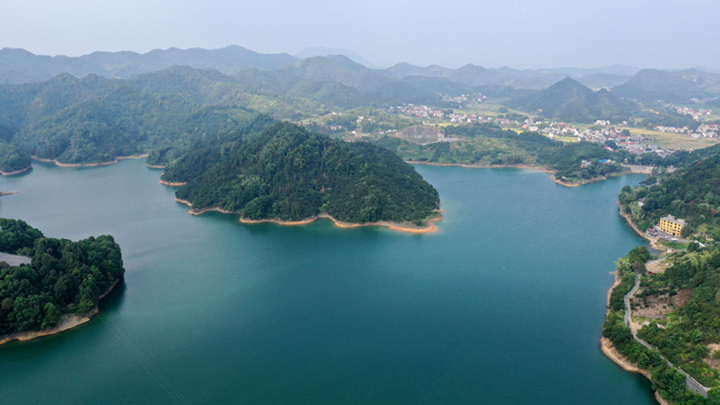 江西上栗：波光涟漪 水库景美