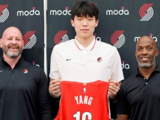杨瀚森正式亮相NBA开拓者队