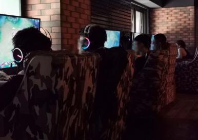 专人接头、人满为患 北京个别网吧、开元棋牌- 开元棋牌官方网站- APP下载室偷摸营业