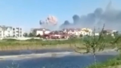 俄海军重要机场发生连续爆炸