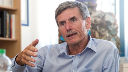 德“汽车教父”费迪南德·杜登霍夫：</br>中国是新能源汽车产业“心脏”