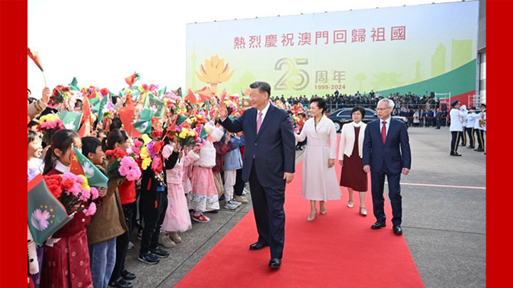 圆满结束在澳门各项活动 习近平离开澳门