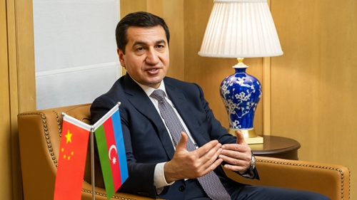 阿塞拜疆总统外事助理加吉耶夫：期待中企在阿建新能源车制造基地