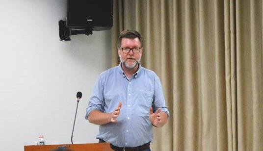 美国耶鲁大学教授、冷战史权威专家文安立：中美两国在许多方面共同点更多