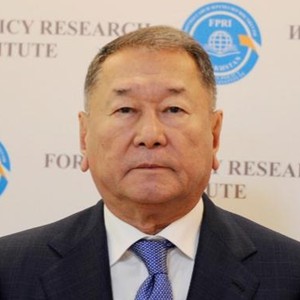 上海合作组织前秘书长</br>博拉特·努尔加利耶夫