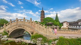 方塔： 厚以居心 谦以接物 