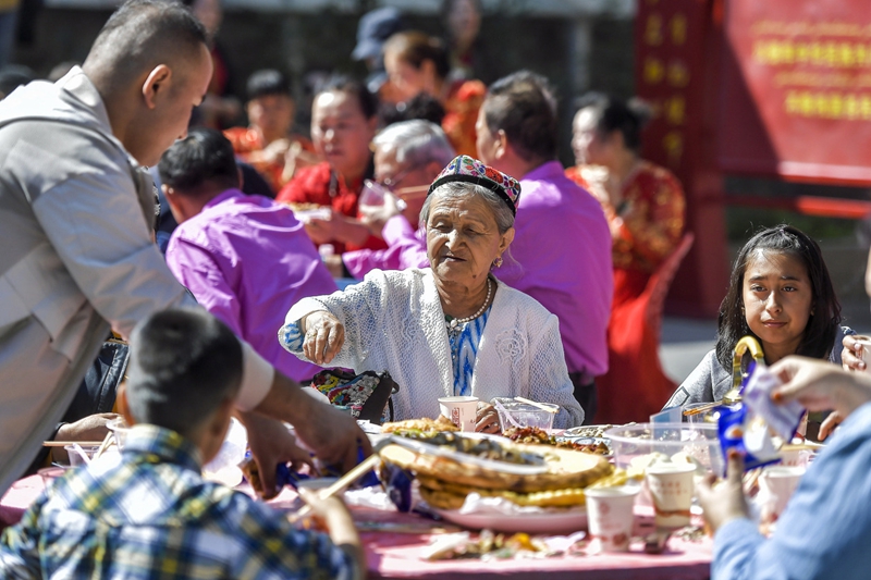 一习话丨“五十六个民族就是相亲相爱的一家人”