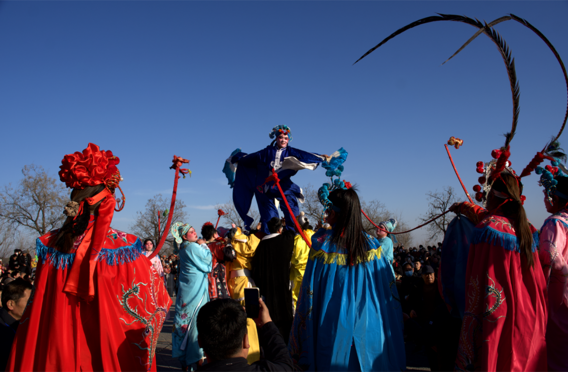非遗社火在浮丘山上演 共赴千年民俗文化盛宴