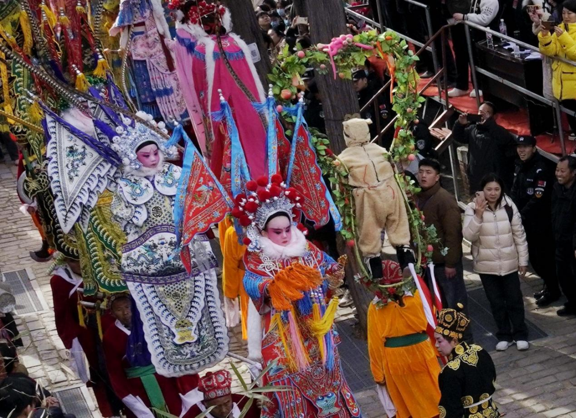 千年古城民间社火展现非遗魅力