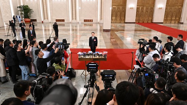 污染防治、洪水预警、粮食安全……部长们都回应了