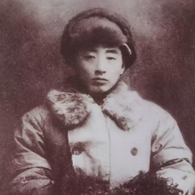每位市民身份证上都有对他的怀念