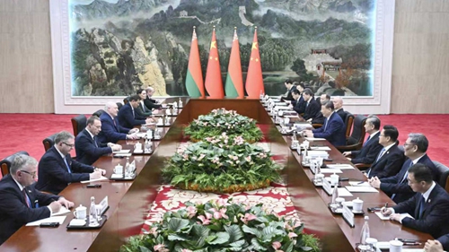 习近平会见白俄罗斯总统卢卡申科