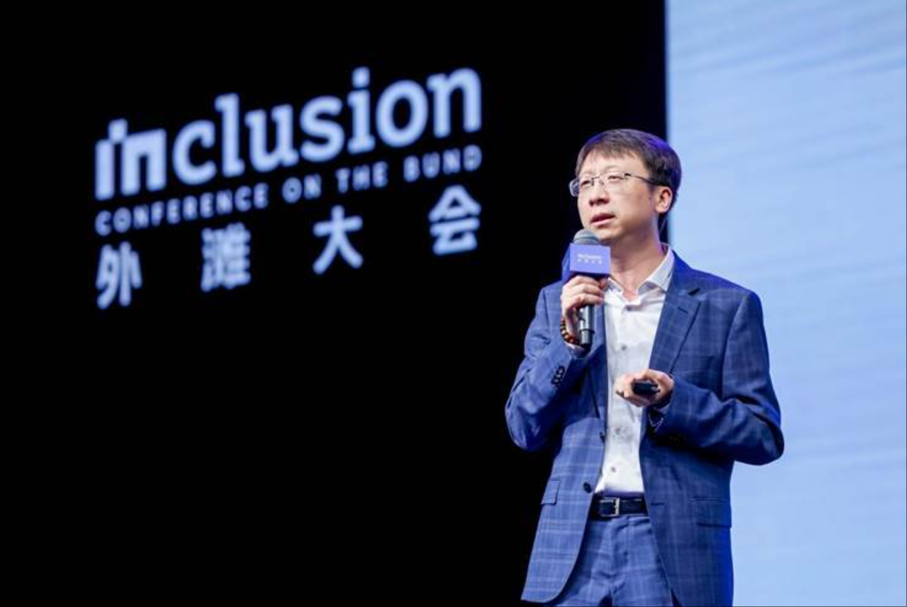 香港大学马毅指出当前AI仅具“知识”而非“智能”，自我纠错是关键