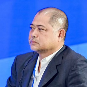 <b>伦·万</b>
