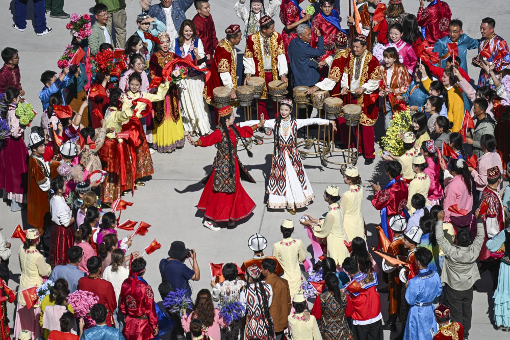 同心襄盛举 勠力谱新篇