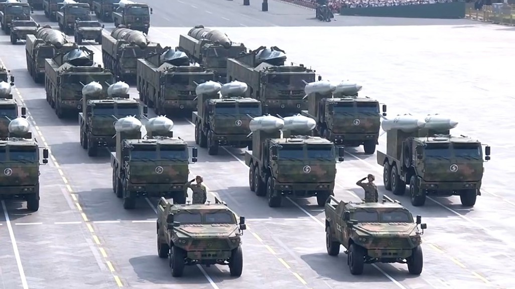 【环时解读】高超声速导弹“组团”亮相 军事专家：既能突破“岛链”，还能打击航母