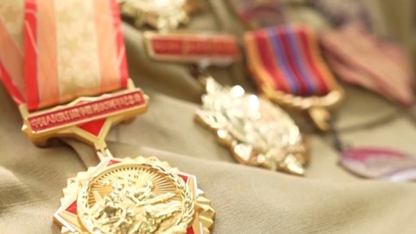 每一枚勋章都是一段峥嵘岁月 97岁抗战老兵的家国情怀