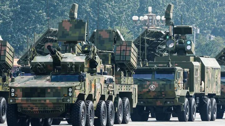 反无人机装备以独立方队亮相阅兵场 军事专家：中国新型反无技术走在世界前沿