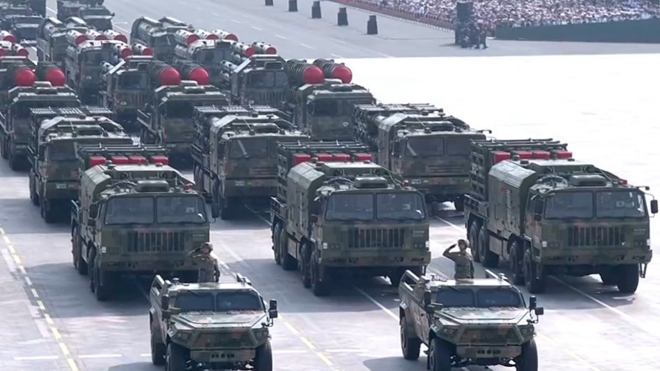 反导重器首次亮相阅兵场 军事专家：我国成为全球为数不多拥有反导体系的国家