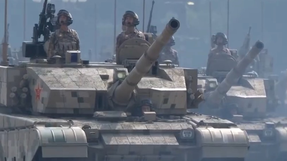 【环时解读】新型“陆战之王”首次亮相 专家：火力更猛，防护更强、信息化水平更高！