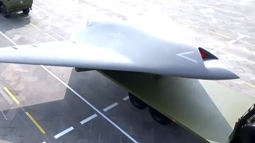 闻所未闻！多型开创性无人机亮相阅兵场