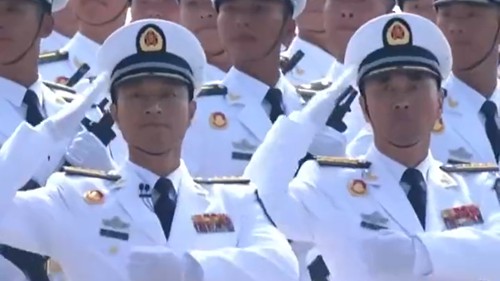 他们这一动作，戳中14亿中国人的心