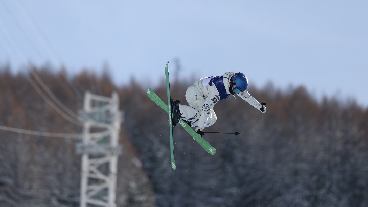 五金收官！谷爱凌李方慧包揽自由式滑雪女子U型池冠亚军