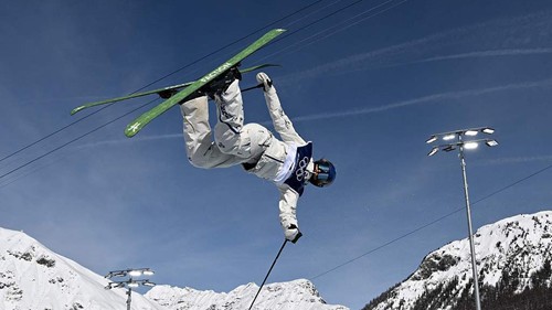 谷爱凌 李方慧获U型场地技巧金银牌