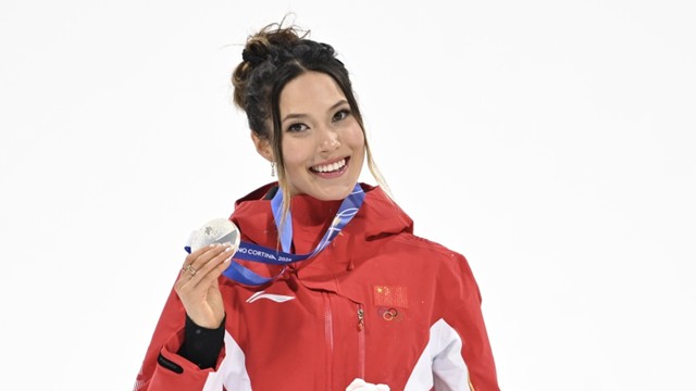 谷爱凌米兰冬奥会自由式滑雪大跳台摘银