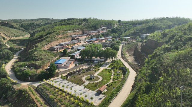 陕西神木市花石崖镇：产业兴旺促发展 乡村宜居谱新篇