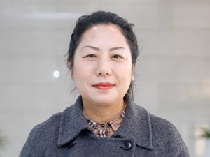 冉慧代表：路通了，山活了，日子更有奔头了！