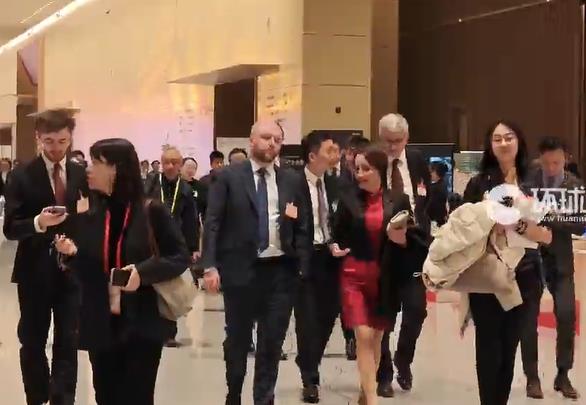 环球网 | 75位跨国公司全球负责人等相聚北京共叙友情、共商合作、共话未来