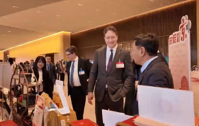 环球网 | 现场展品琳琅满目，参会嘉宾近距离触摸北京魅力