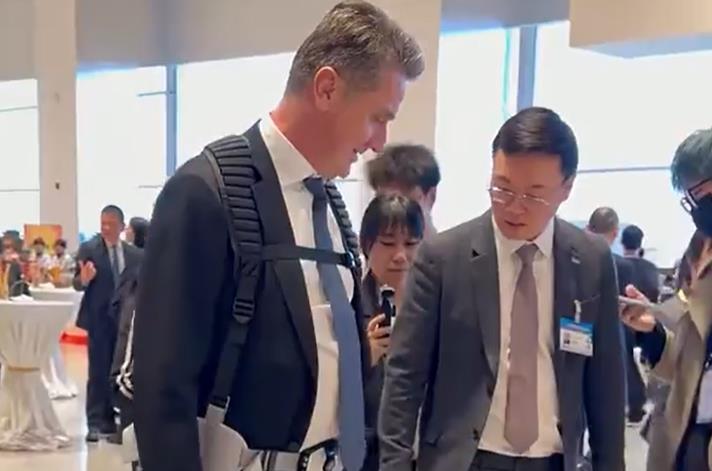 北京新闻广播 | 感觉走进未来！外国企业家体验中国“黑科技”