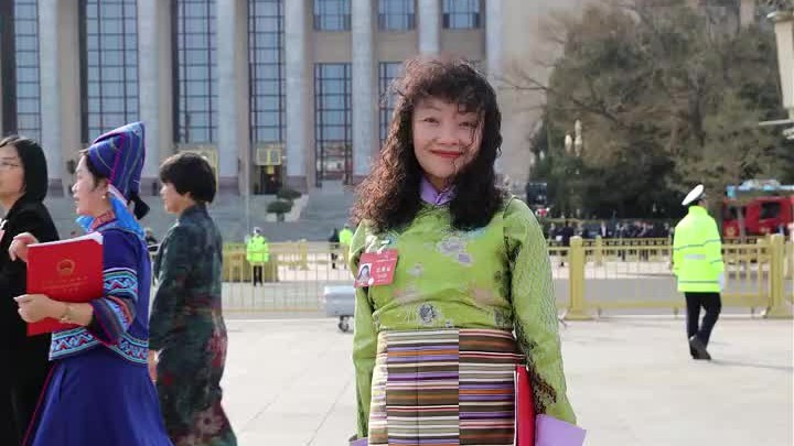 全国人大代表白玛措：从直播到带货 西藏牧民用5G手机开创新生活