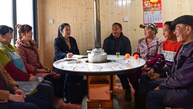 冉慧：路通了，山活了，日子更有奔头了！