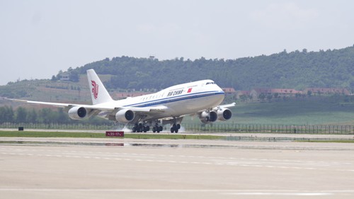 习近平抵达平壤