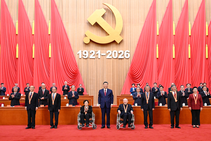 习言道 | 习近平颁授“七一勋章”，几个细节有深意