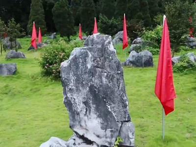 一草一木一忠魂 这是一座没有墓碑的烈士陵园