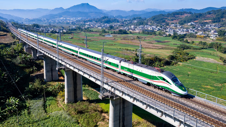 中老铁路发送旅客突破6600万人次