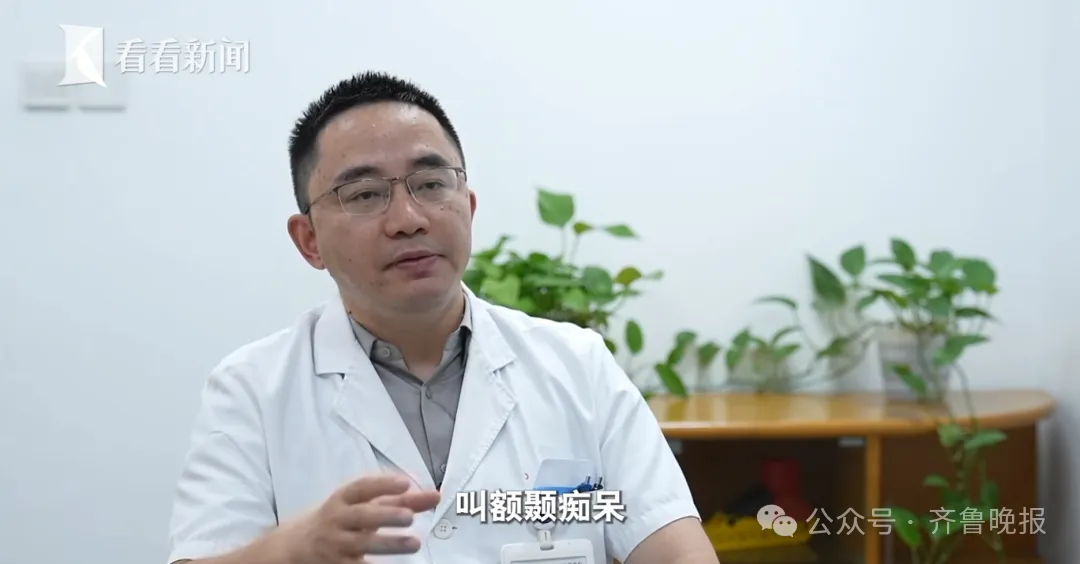 66岁独居老人为拒绝借钱，网购花费200万塞满两套房，只能睡在快递堆插图30