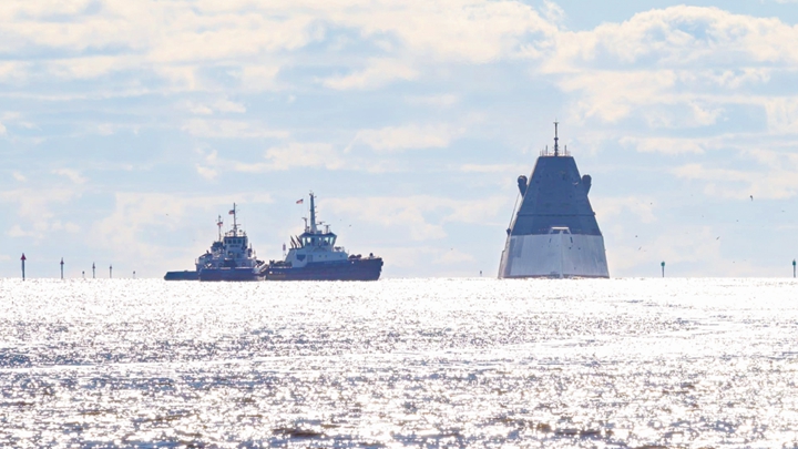 美军首艘“高超导弹战舰”出海测试，曾被美媒批评为“大而无当”