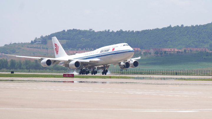 习近平抵达平壤 开始对朝鲜进行国事访问